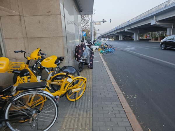 地铁无障碍接驳还差“最后一步”